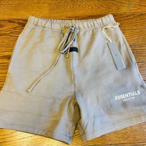 Essentials desert taupe shorts